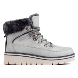 Caçadores de mulheres na plataforma cinza 1