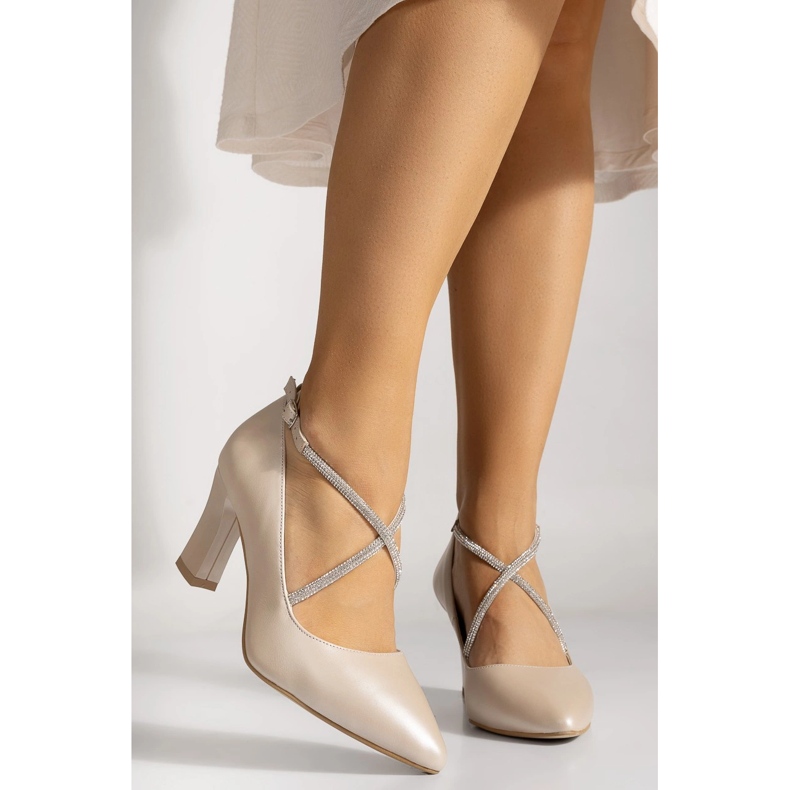 Sapatos de couro com tiras cruzadas decorativas, bege BUTDAM 1