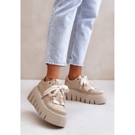 Tênis feminino com sola maciça e decoração dourada CheBello 4530 Bege 2 Tênis feminino com sola maciça e decoração dourada CheBello 4530 Bege 2