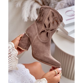 Botins de camurça perfurados Lewski 3629 Bege escuro 2