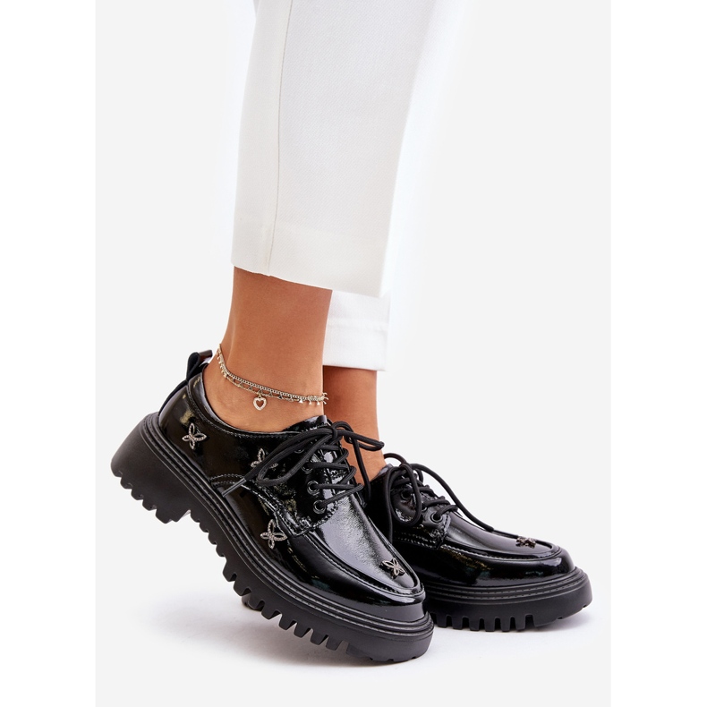 Sapatos femininos envernizados com decorações em couro natural Artiker 55C1011 preto 1