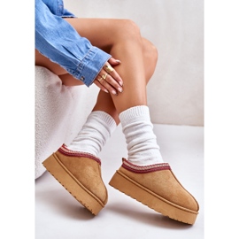 Botas femininas de neve com plataforma isoladas com pele de camelo Remenia marrom 2