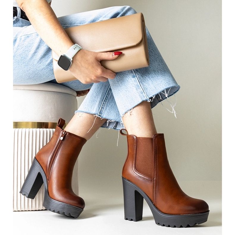 Botins marrons com salto alto da Maladi marrom 1