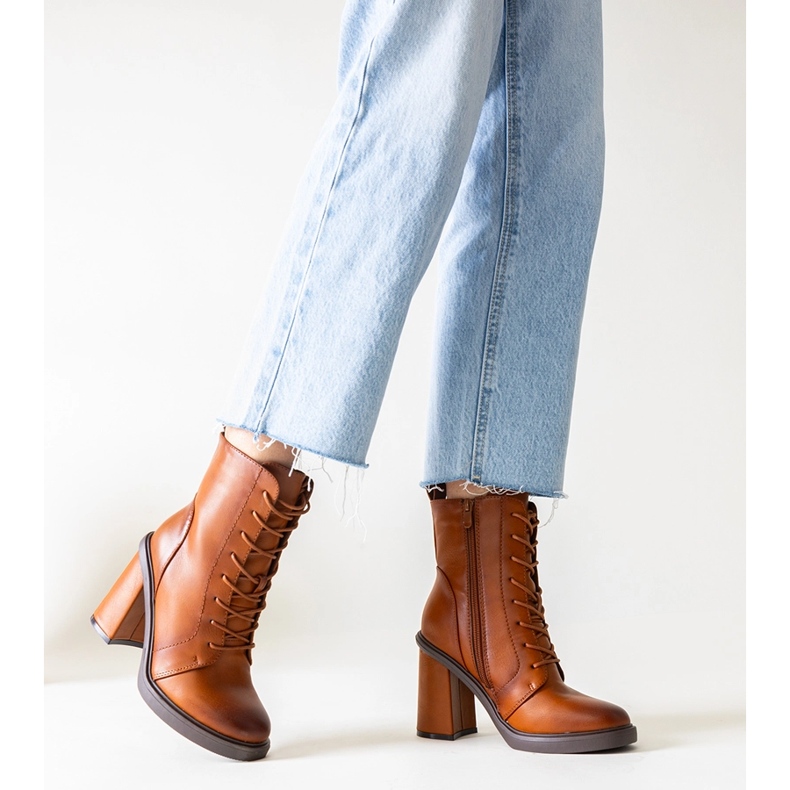 Botins marrons em couro ecológico da Gerges castanho 1