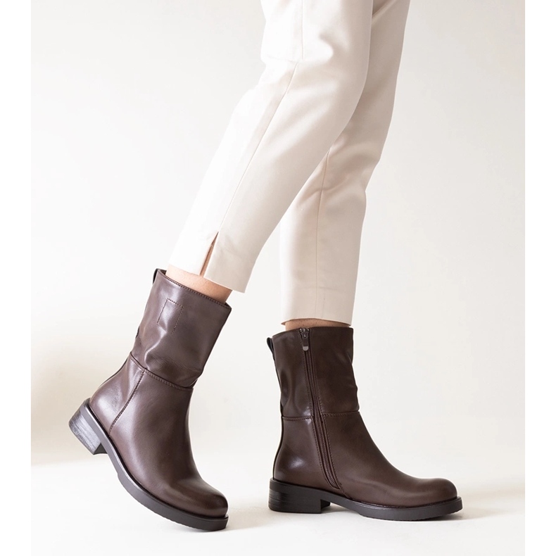 Botins clássicos marrons em couro ecológico Atiena marrom 1