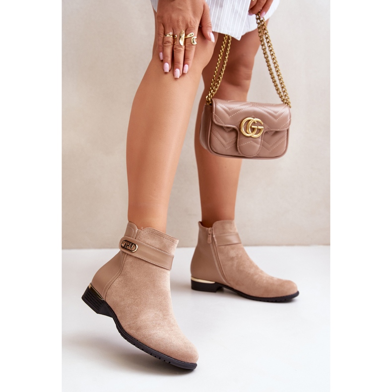 Botas femininas com isolamento bege e salto plano com detalhe dourado Ravasira 2