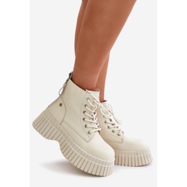 Botins Trapper de couro isolados com sola maciça GOE OO2N4127 Bege claro 1