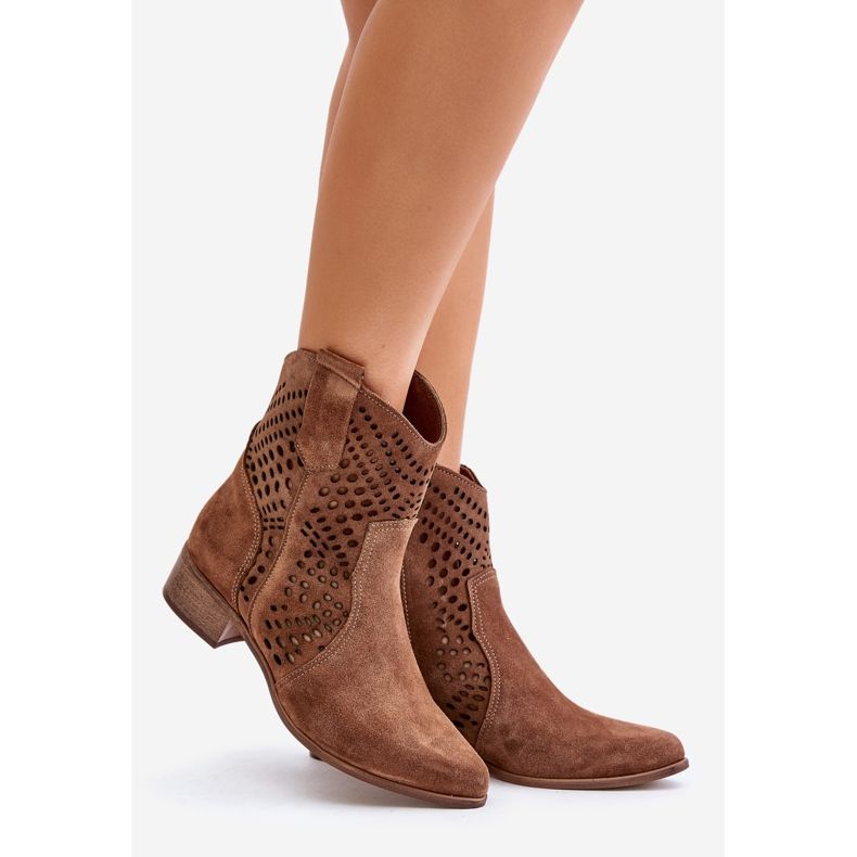 Botas perfuradas em camurça de salto plano Lewski 3305/2 Marrom 1