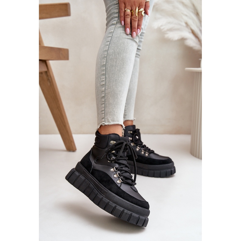 Botins femininos isolados Trapper na plataforma Jelenia preta preto 2 Botins femininos isolados Trapper na plataforma Jelenia preta preto 2