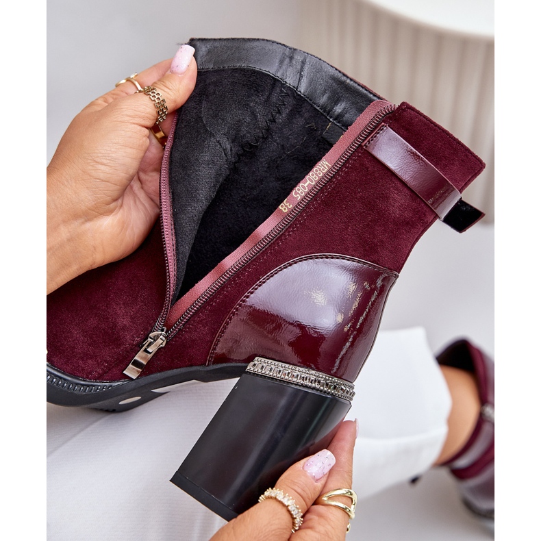 S.Barski Botas femininas isoladas de salto alto com fivela decorativa D&A MR880-085 Borgonha vermelho 2 S.Barski Botas femininas isoladas de salto alto com fivela decorativa D&A MR880-085 Borgonha vermelho 2