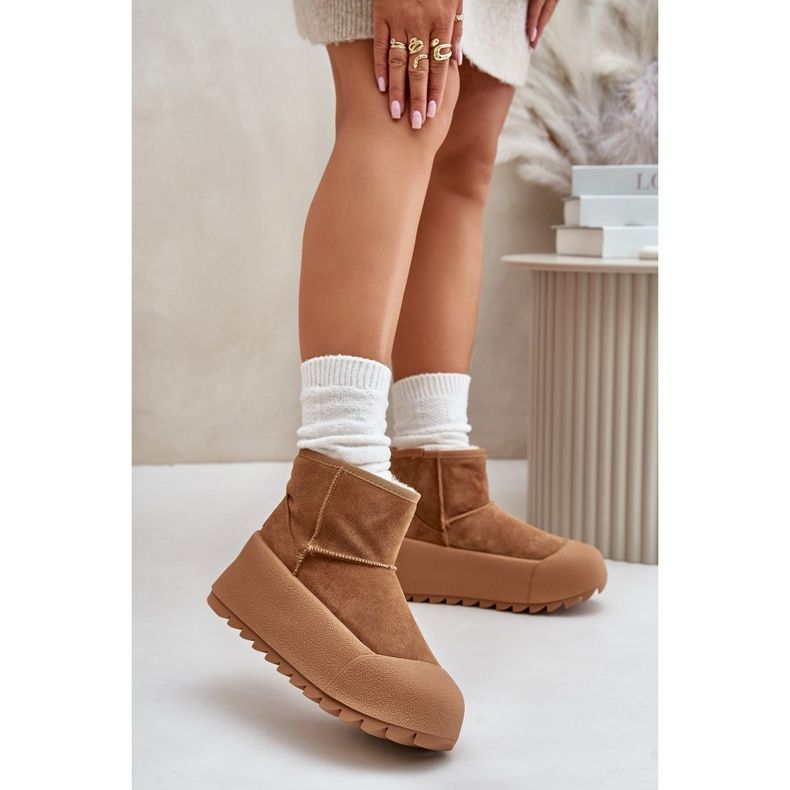 Botas de neve isoladas em camurça na plataforma Big Star OO274A212 marrom 2