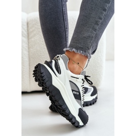 Tênis feminino de couro na plataforma Big Star OO274A220 sistema HI-POLY branco e preto 2