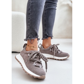 Tênis feminino de camurça com cadarço grosso Artiker 54C1465 cinza 2 Tênis feminino de camurça com cadarço grosso Artiker 54C1465 cinza 2