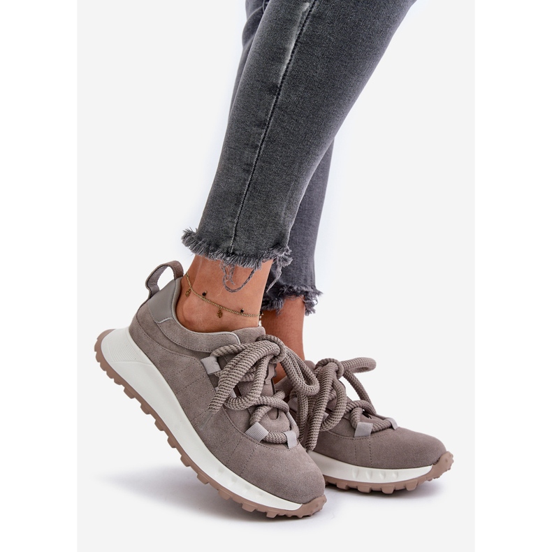 Tênis feminino de camurça com cadarço grosso Artiker 54C1465 cinza 1 Tênis feminino de camurça com cadarço grosso Artiker 54C1465 cinza 1