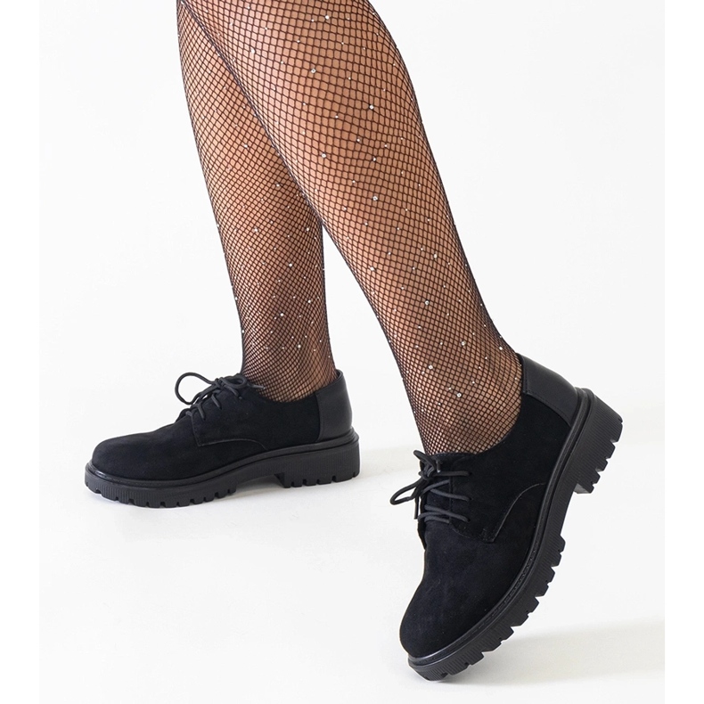 Sapatos casuais pretos com cadarços feitos de camurça ecológica Kalila 1