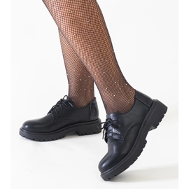 Sapatos casuais pretos com cadarços feitos de couro ecológico Kalila 1 Sapatos casuais pretos com cadarços feitos de couro ecológico Kalila 1