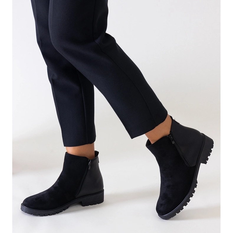 Botins plataforma pretos feitos de camurça ecológica Kirla 1