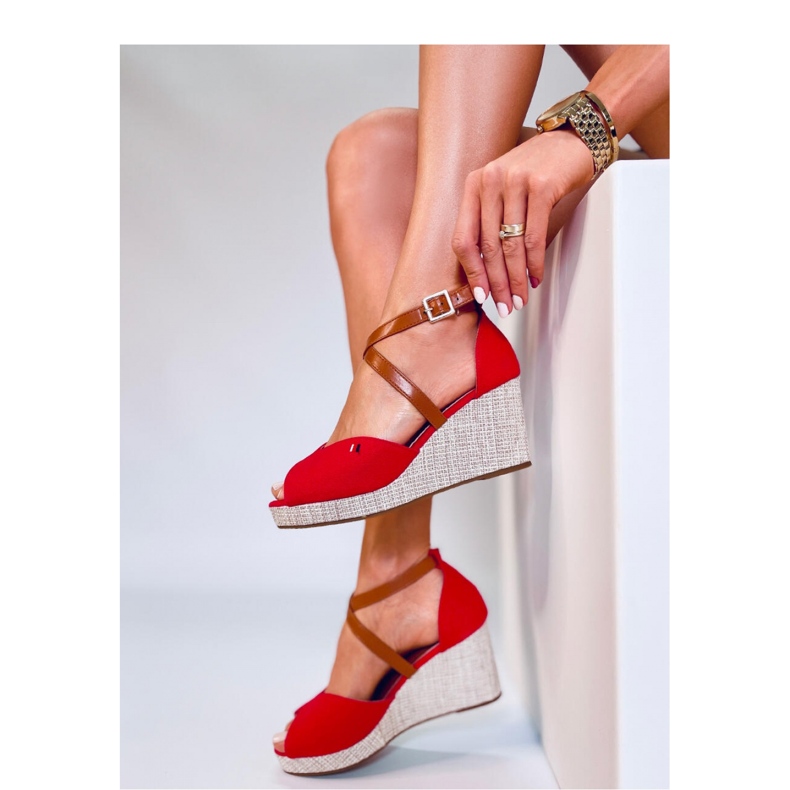 Berna Sandália bico aberto com cunha vermelha - Inello. vermelho 1 Berna Sandália bico aberto com cunha vermelha - Inello. vermelho 1