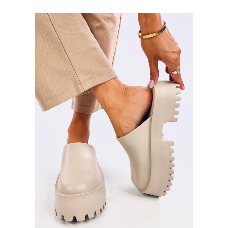 Tamancos de espuma Ernest Khaki - Inello verde 1 Tamancos de espuma Ernest Khaki - Inello verde 1