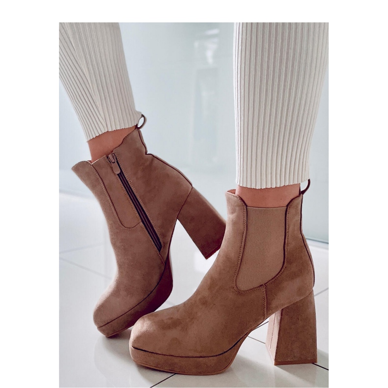Botins cáqui com salto largo bege 1 Botins cáqui com salto largo bege 1