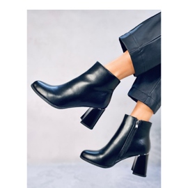 Botins pretos de salto estável 1