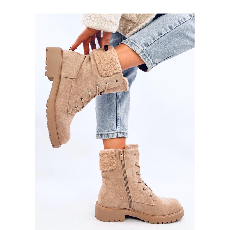 Botins bege com atacadores 2