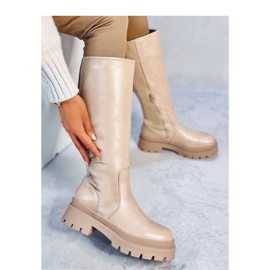 Botas bege com sola grossa 1