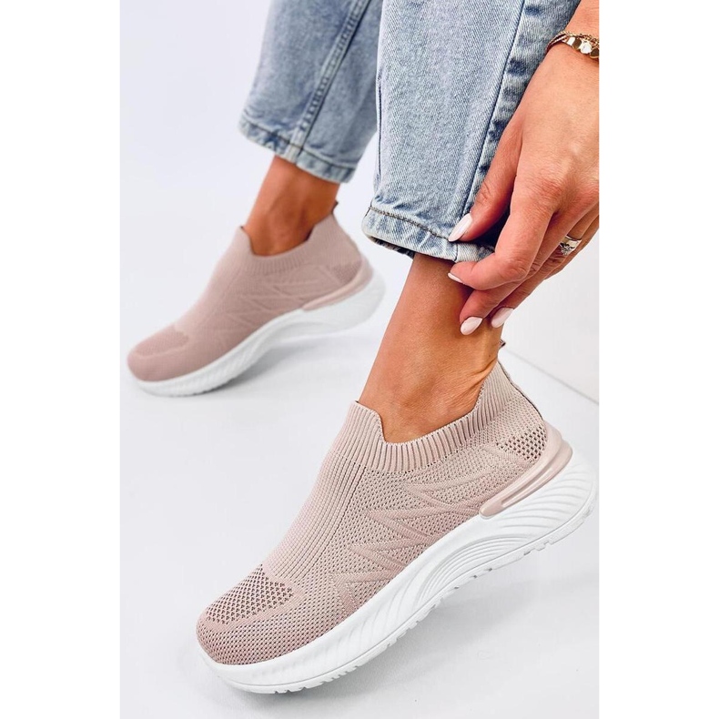 Calçados esportivos com meia rosa 1 Calçados esportivos com meia rosa 1