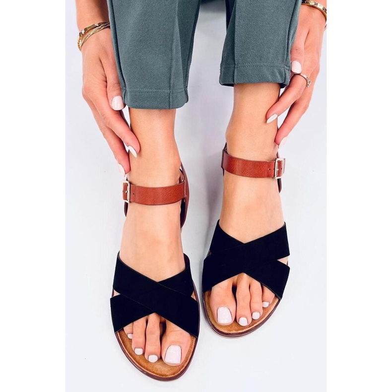 Sandálias elevadas femininas preto 1