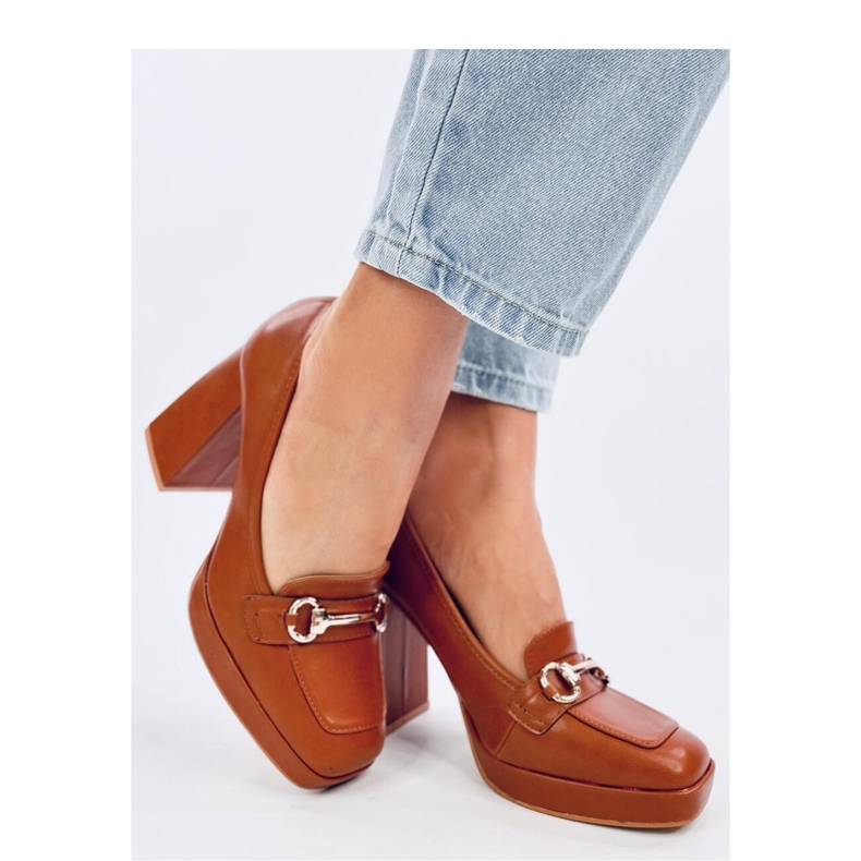 Mocassins camel de salto alto marrom 1