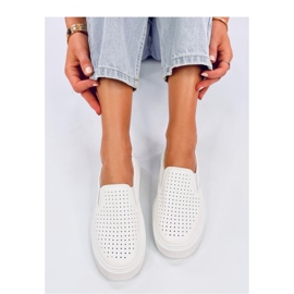 Tênis slip-on branco vazado 1