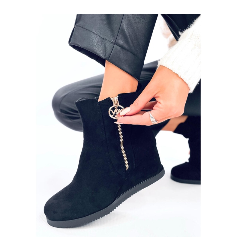 Vavin Botins de cunha pretos com zíper dourado - Inello 1 Vavin Botins de cunha pretos com zíper dourado - Inello 1