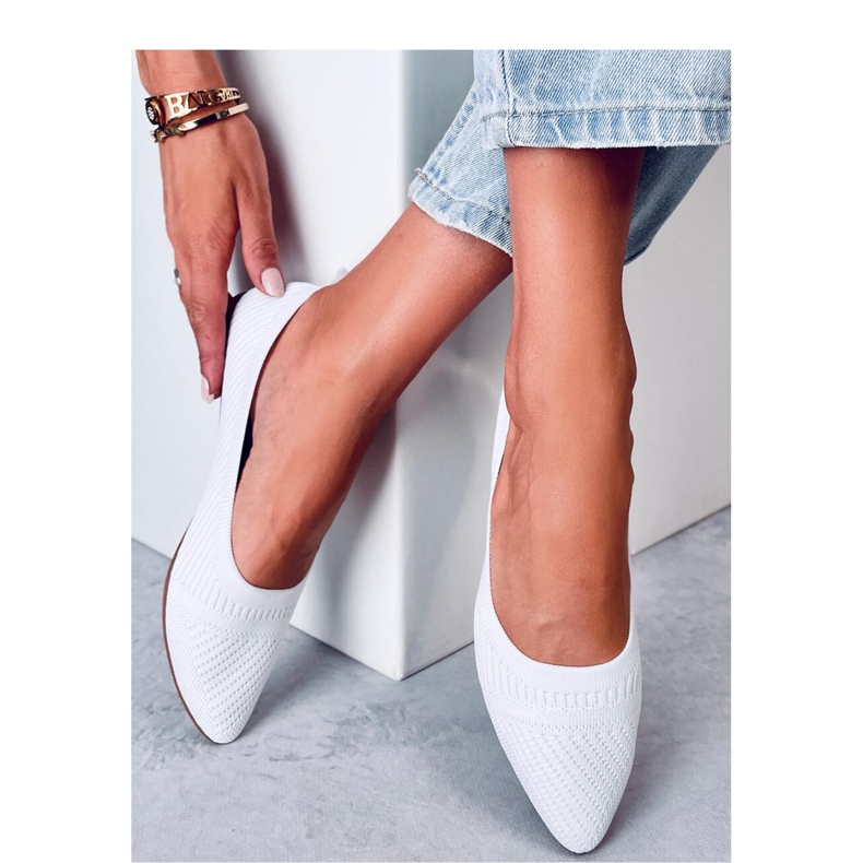 Sapatilhas de tecido branco 1 Sapatilhas de tecido branco 1