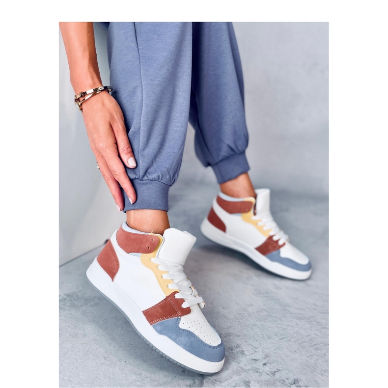 Calçados esportivos femininos de cano alto branco 1