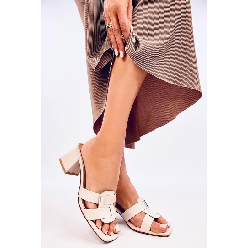 Sandália Chinelo elegante de salto alto Lafar Bege - Inello 2