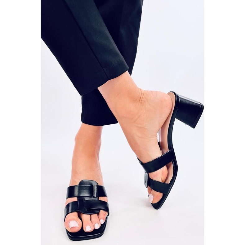 Sandália Chinelo elegante de salto alto Lafar Preto - Inello 1