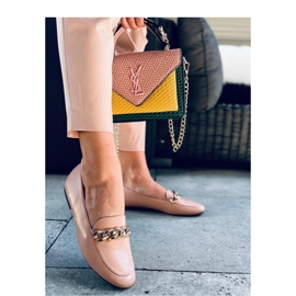 Mocassins femininos nus com corrente bege 2 Mocassins femininos nus com corrente bege 2