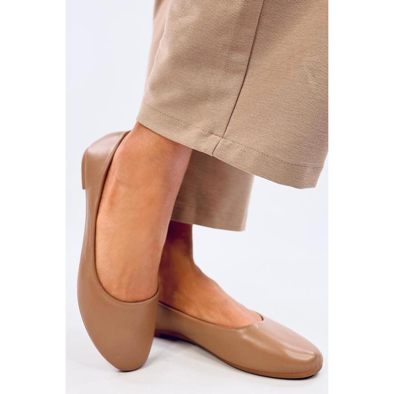 Sapatilhas Tova Khaki com aplicação de couro - Inello castanho 1 Sapatilhas Tova Khaki com aplicação de couro - Inello castanho 1