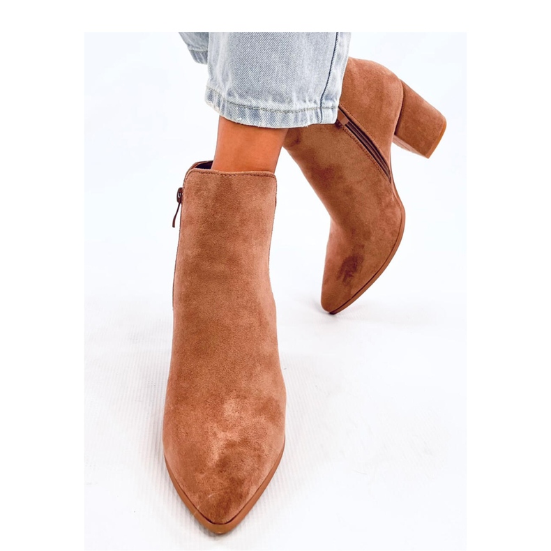 Croix Khaki Bota de salto alto com bico amêndoa - Inello marrom 2