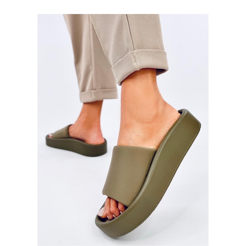 Fontes Oliver Sandália macia feminina - Inello verde 1