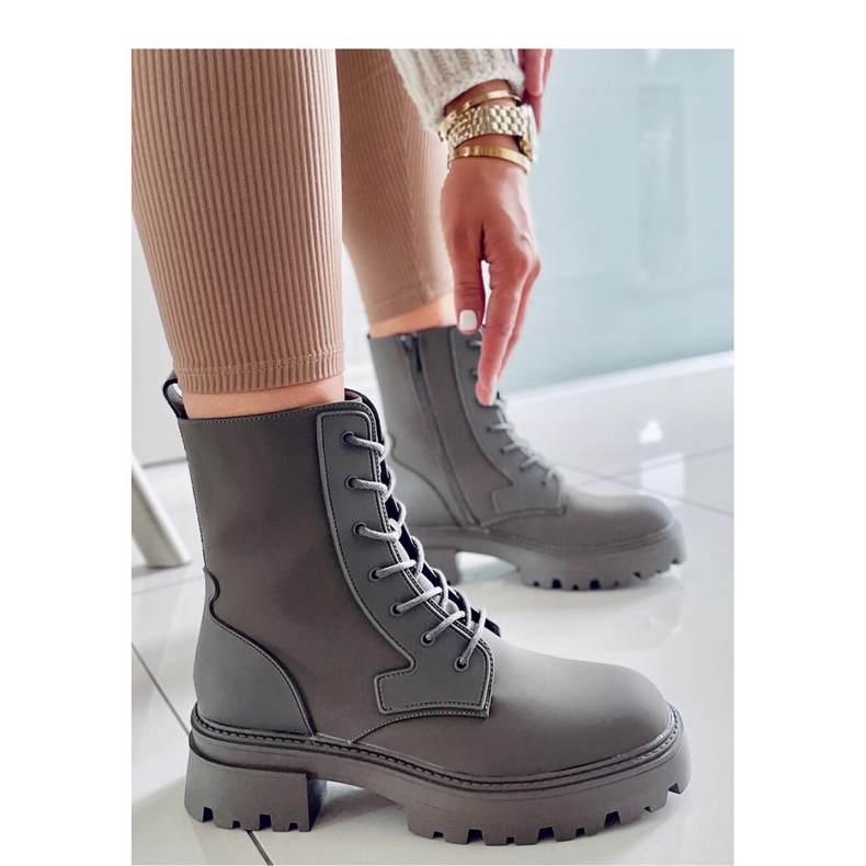 Tamar Bota com cadarço verde - Inello 2