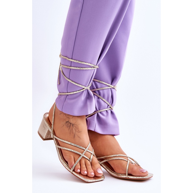 Step in style Modelo Secret Love LOLA5023 Sandálias douradas com cadarço - Entre com estilo amarelo 1