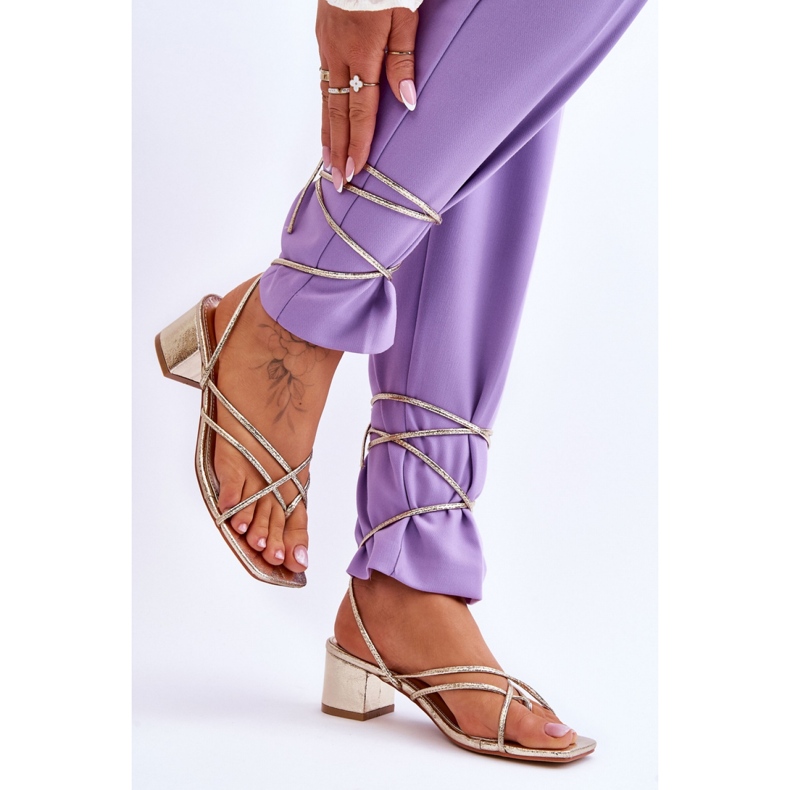 Step in style Modelo Secret Love LOLA5023 Sandálias douradas com cadarço - Entre com estilo amarelo 2