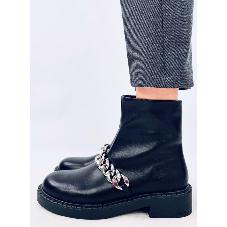 Botins Feminino Foster Black com corrente preto 1