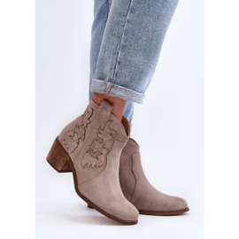 Step in style Botas Modelo Zazoo 3426 Cappuccino – Entre com estilo bege 1