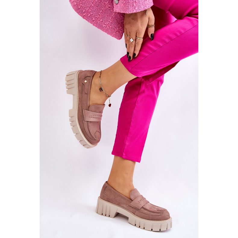 Sapatos femininos com acabamento em marrom claro bege 1 Sapatos femininos com acabamento em marrom claro bege 1
