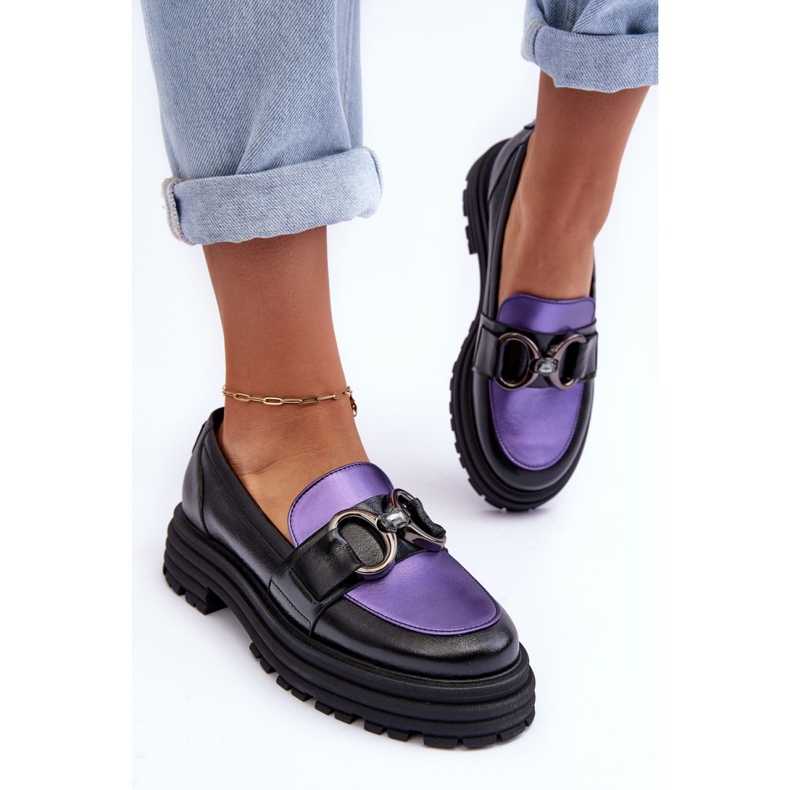 Mocassins femininos em uma enorme plataforma preta/violeta preto 2