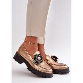 Mocassins femininos com flor decorativa Dourado 1