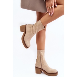 Botins femininos bege com salto enorme 2