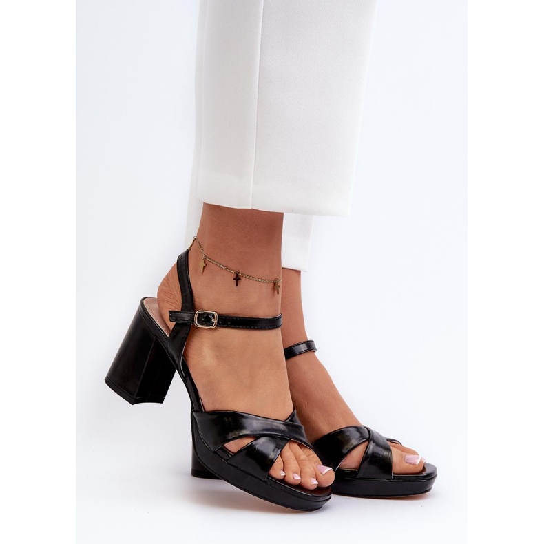 Sandálias elegantes pretas de salto alto preto 1